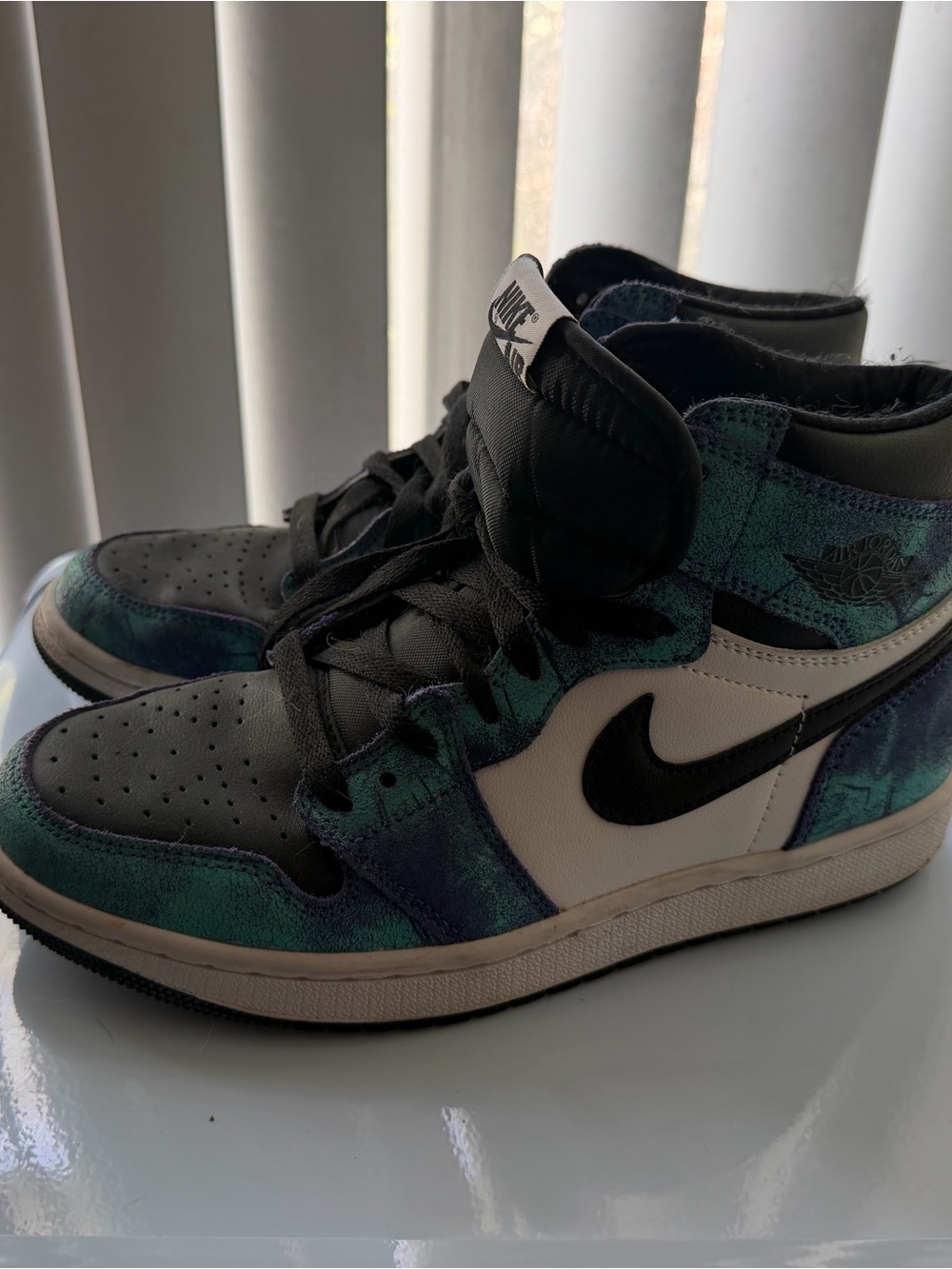 Nike High-Top Sneakers in Blue,Black & White
